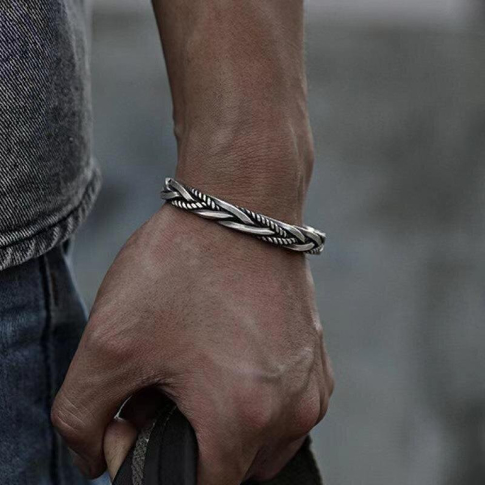 Браслет-бангл серебристый в античном стиле с покрытием серебра 925