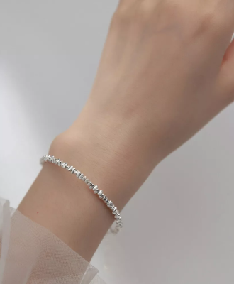 Жіночий срібний браслет 925 з оригінальними трикутними ланками